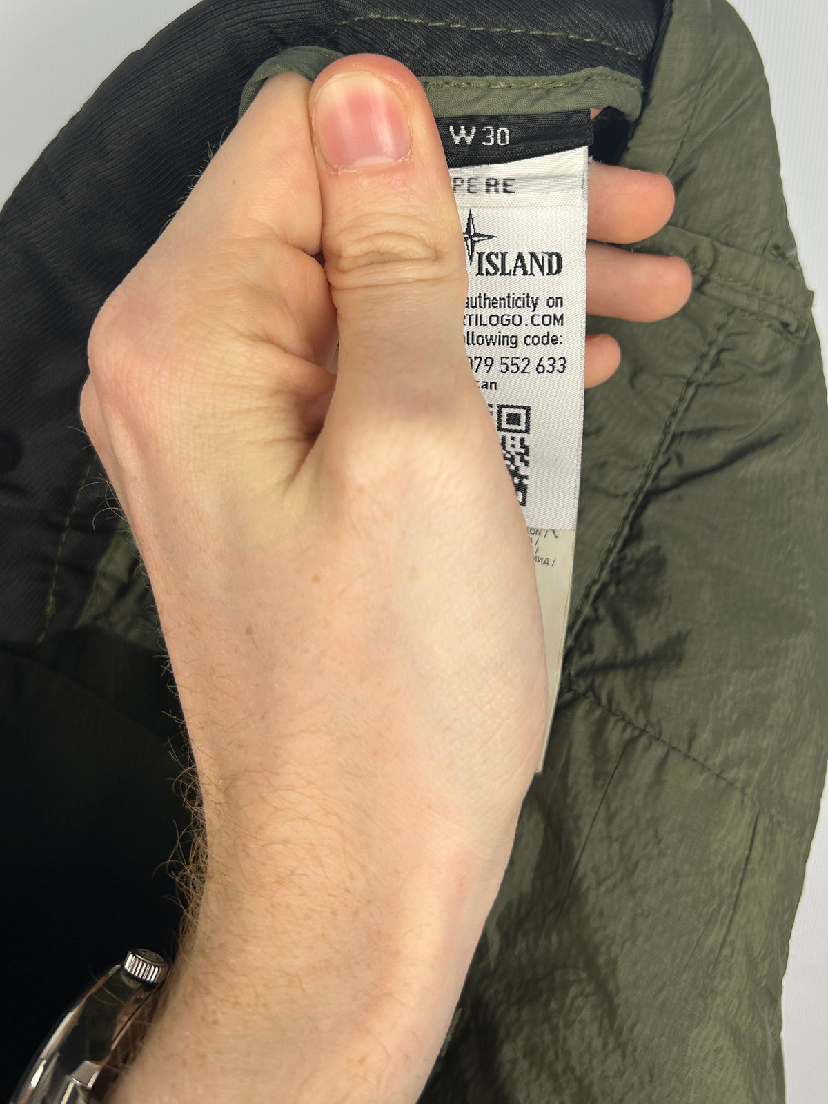Pantaloni cargo verdi Stone Island - Taglia W30