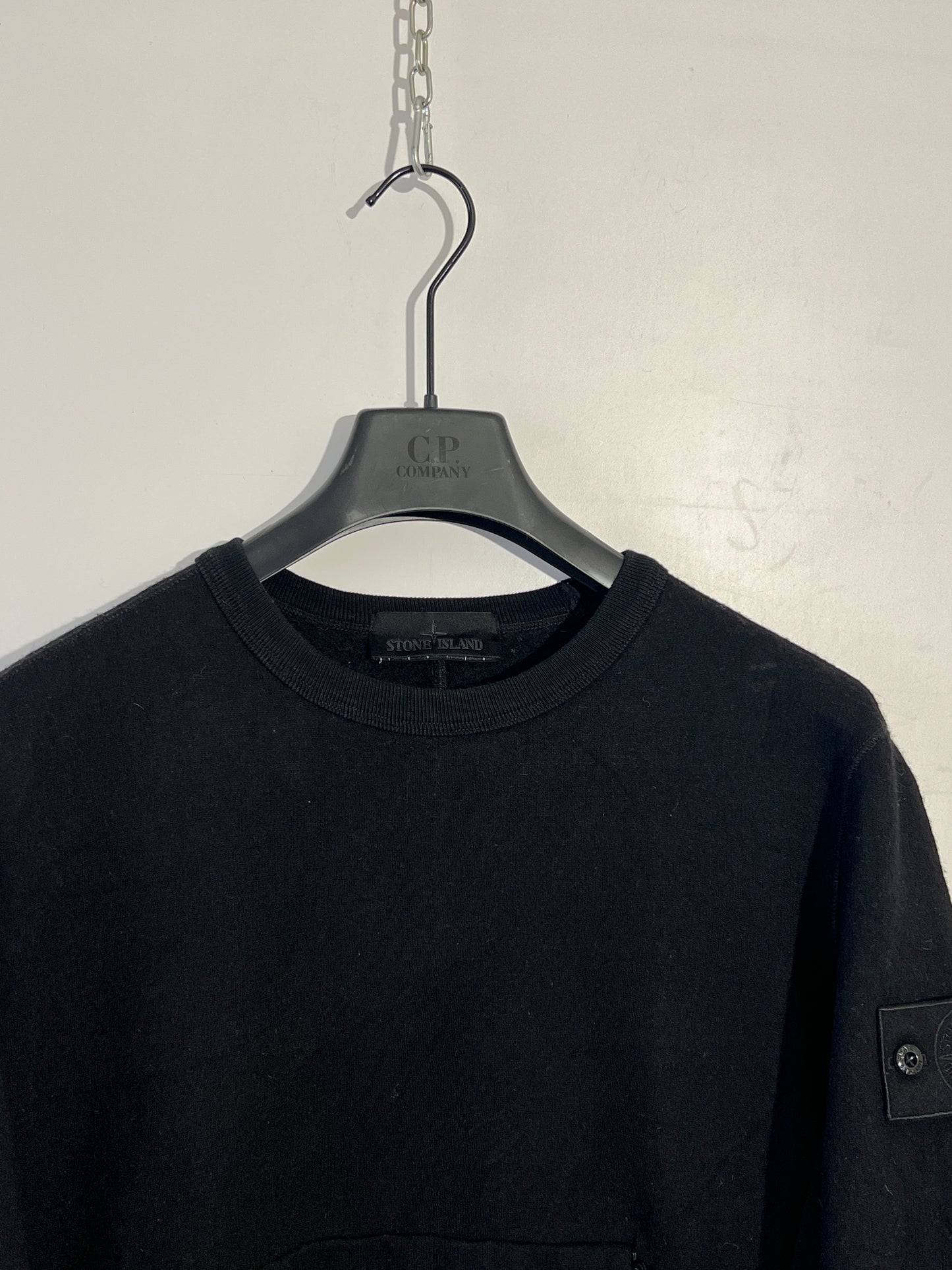 Maglione Ghost nero con tascone Stone Island - Taglia M