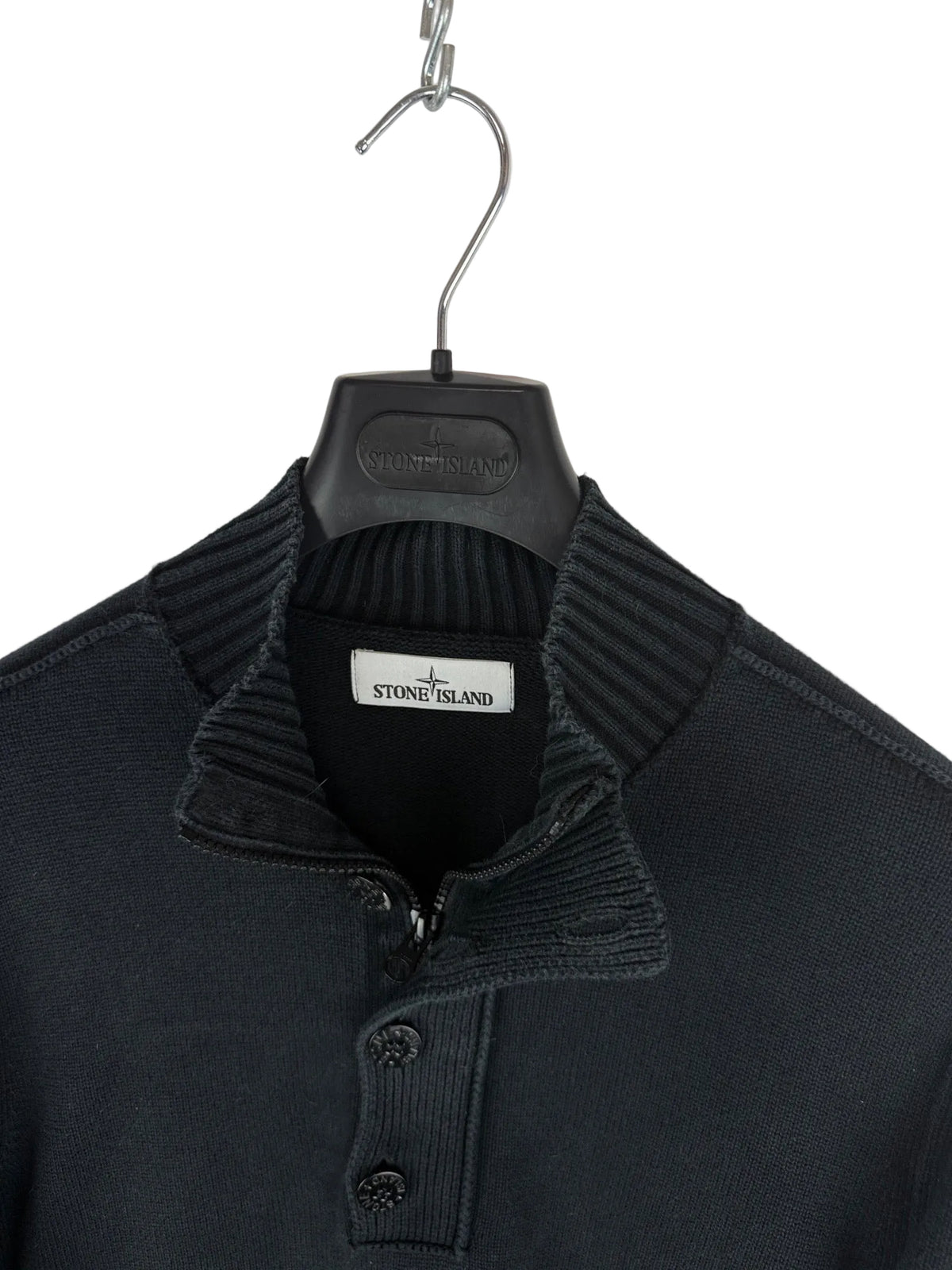 Maglione nero con 1/4 zip e bottoni Stone Island - Taglia L