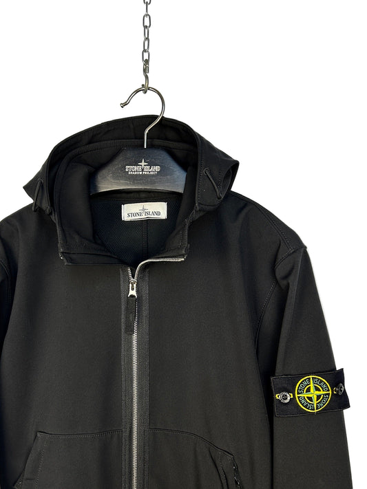 Giacca Light Soft Shell-R nero con zip e cappuccio Stone Island - Taglia M