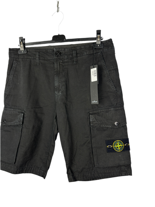 Pantaloncini cargo neri Stone Island (nuovi con cartellino) - Taglia W33