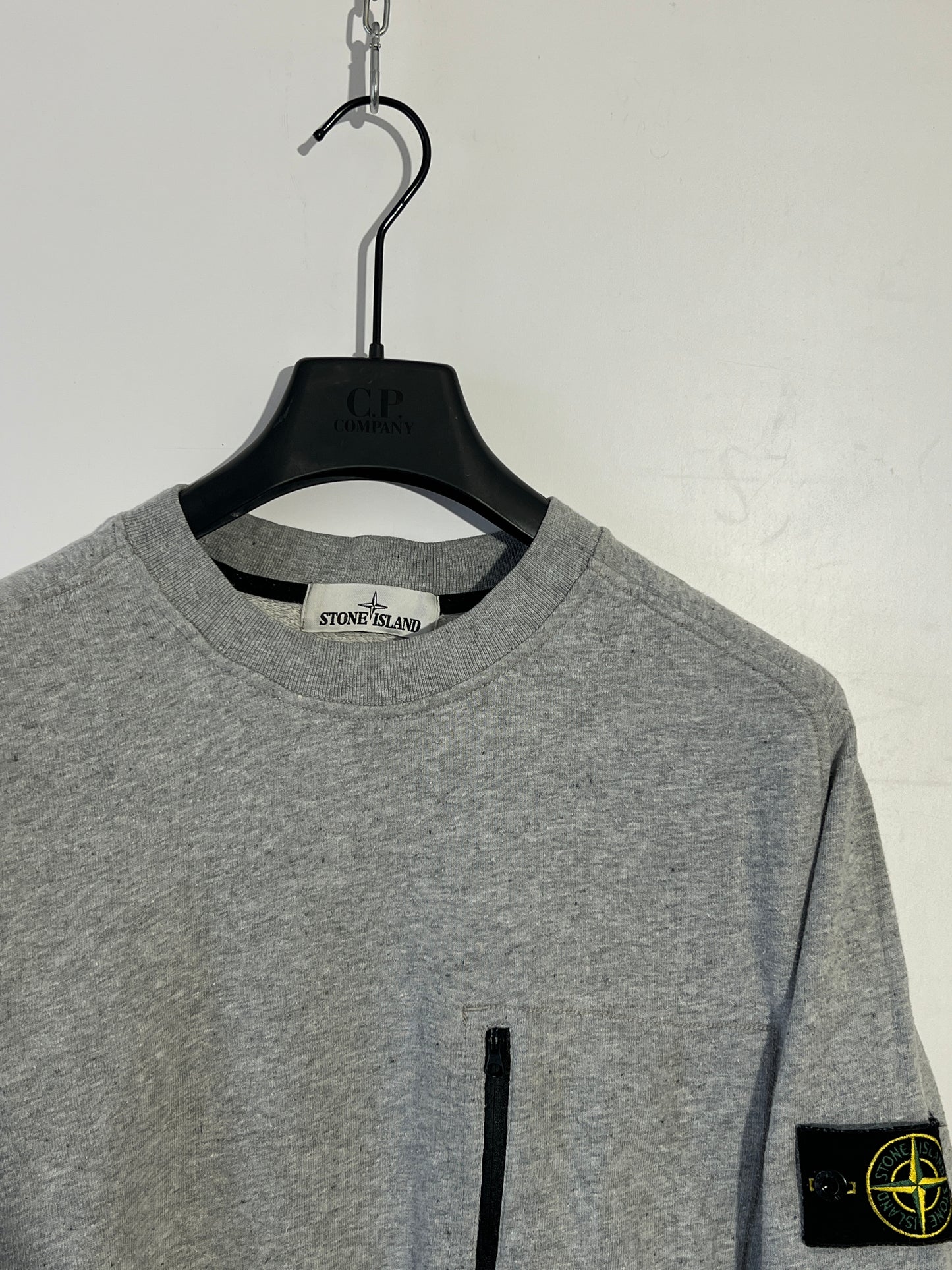Maglione grigio con taschino sul petto Stone Island - Taglia L