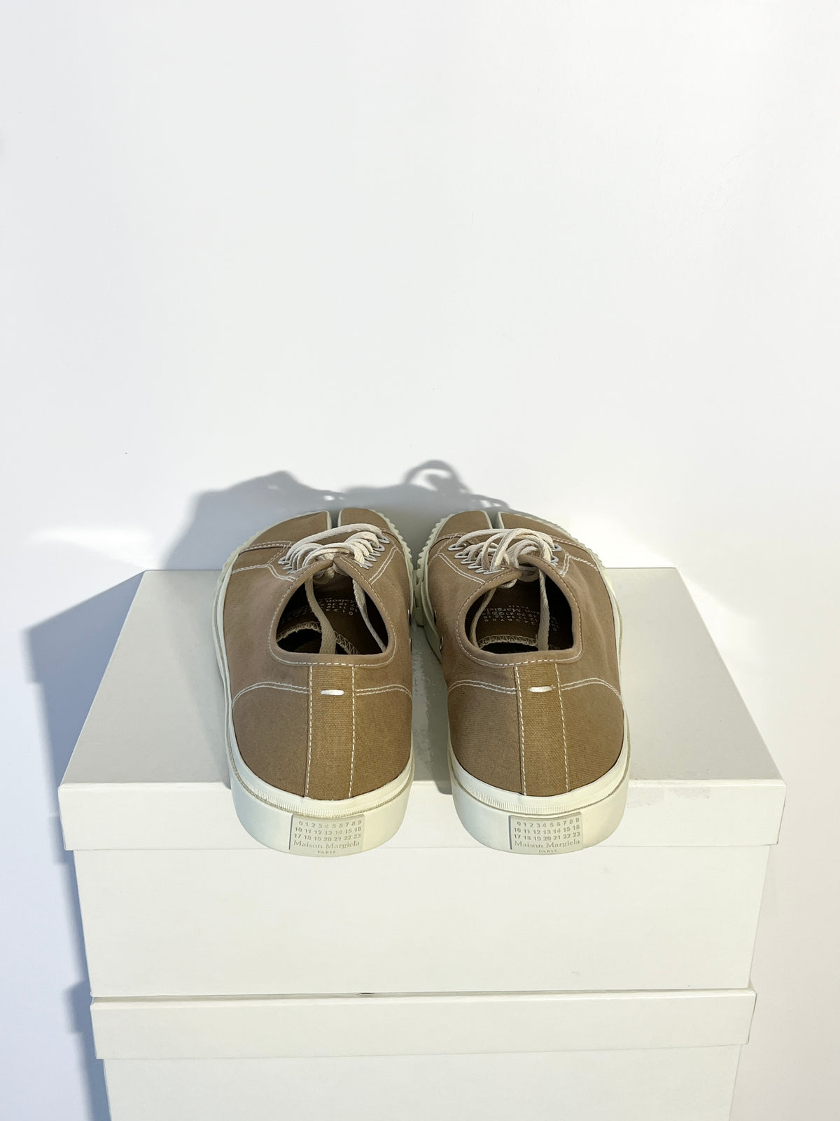 Beige Maison Martin Margiela Tabi Vandal sneakers (new with box) – Size 43