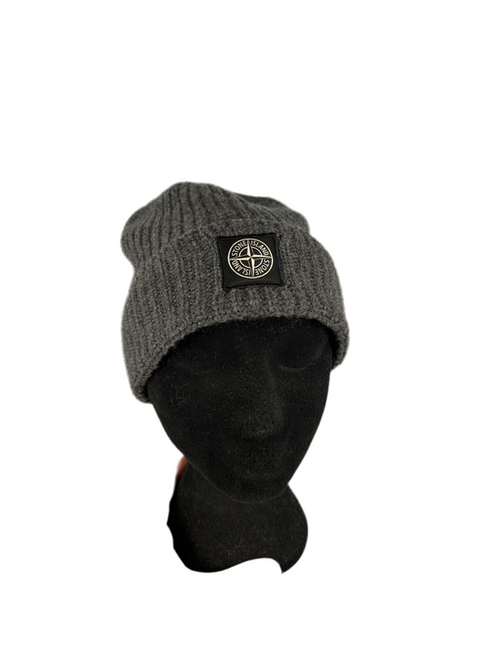 Berretto grigio scuro Stone Island (nuovo con cartellino)