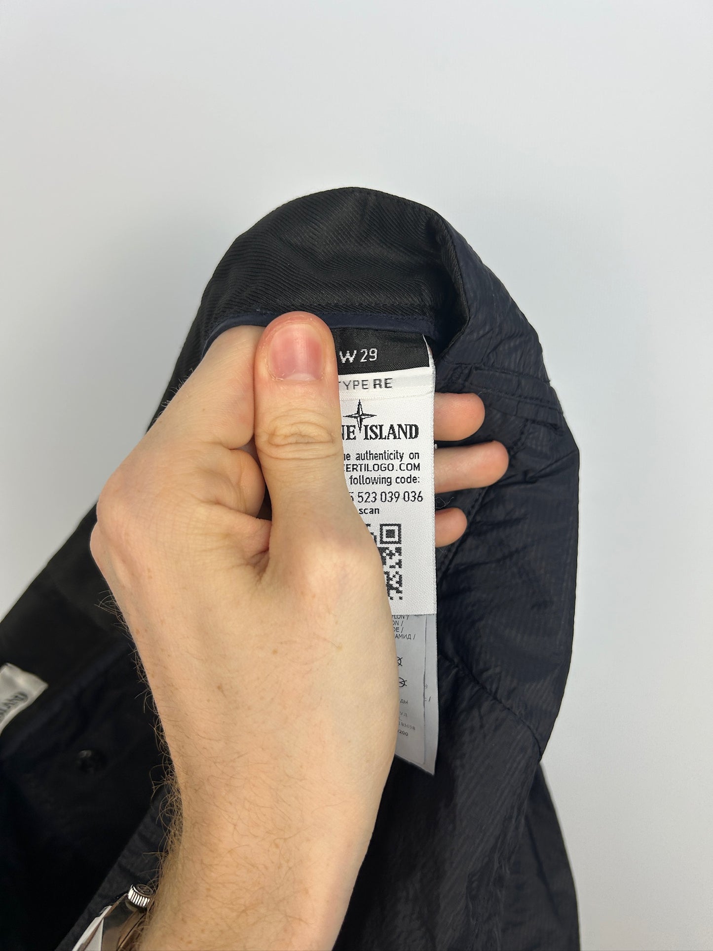 Pantaloncini cargo neri Stone Island - Taglia W29