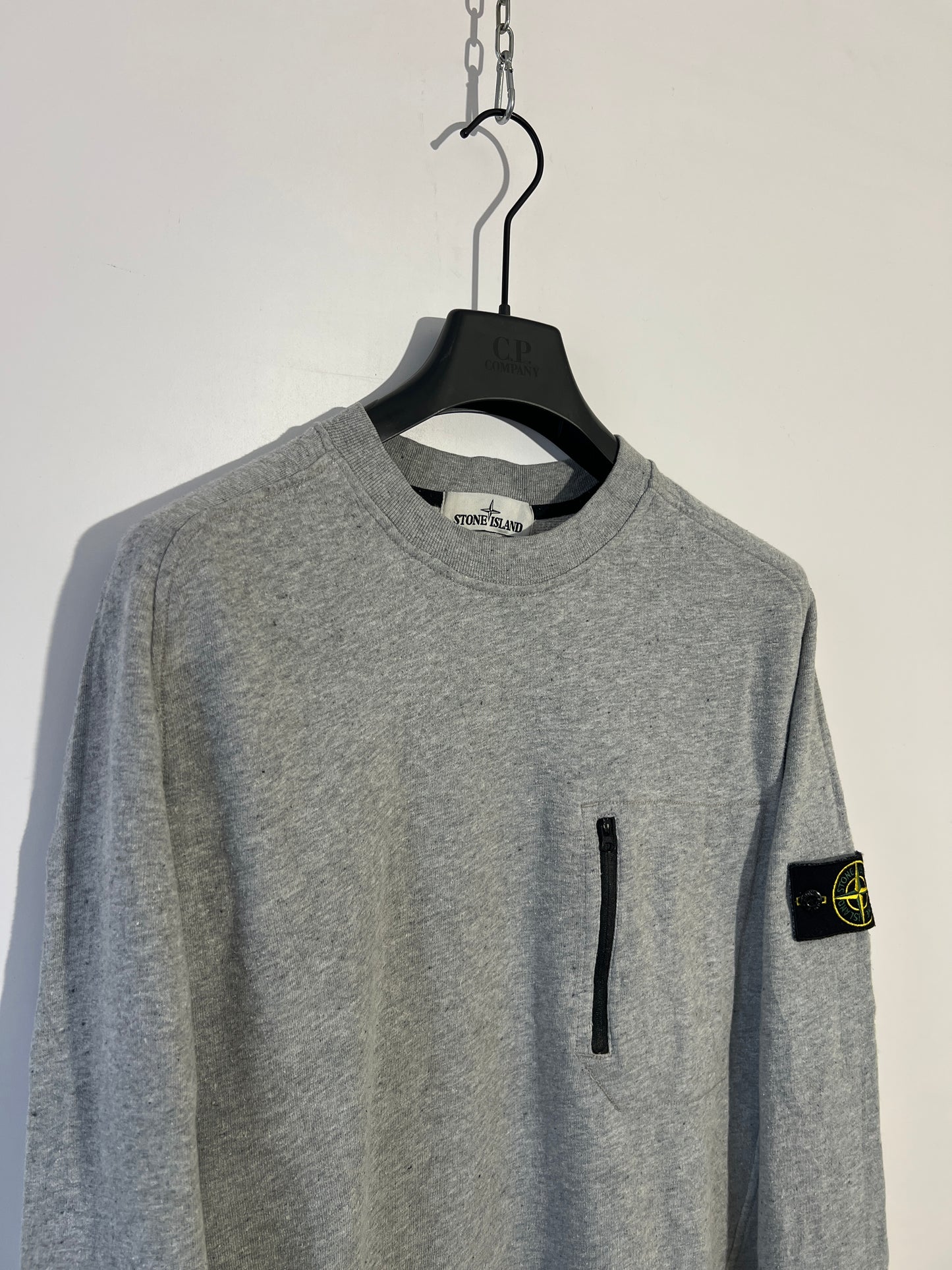 Maglione grigio con taschino sul petto Stone Island - Taglia L