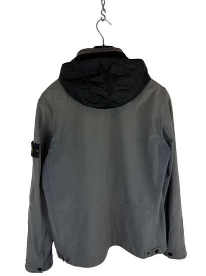 Giacca Light Soft Shell-R grigia con zip e cappuccio Stone Island - Taglia L