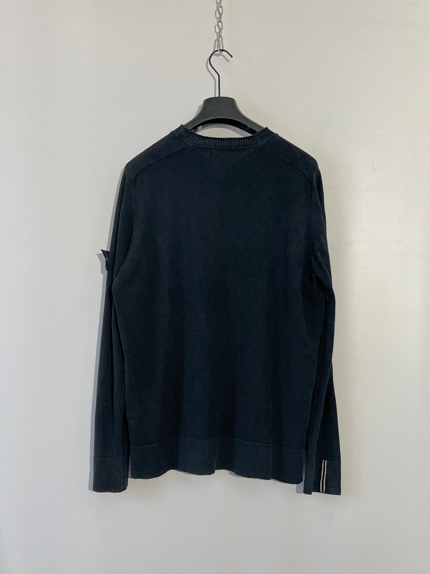 Maglione nero con strisce sui polsini Stone Island - Taglia M