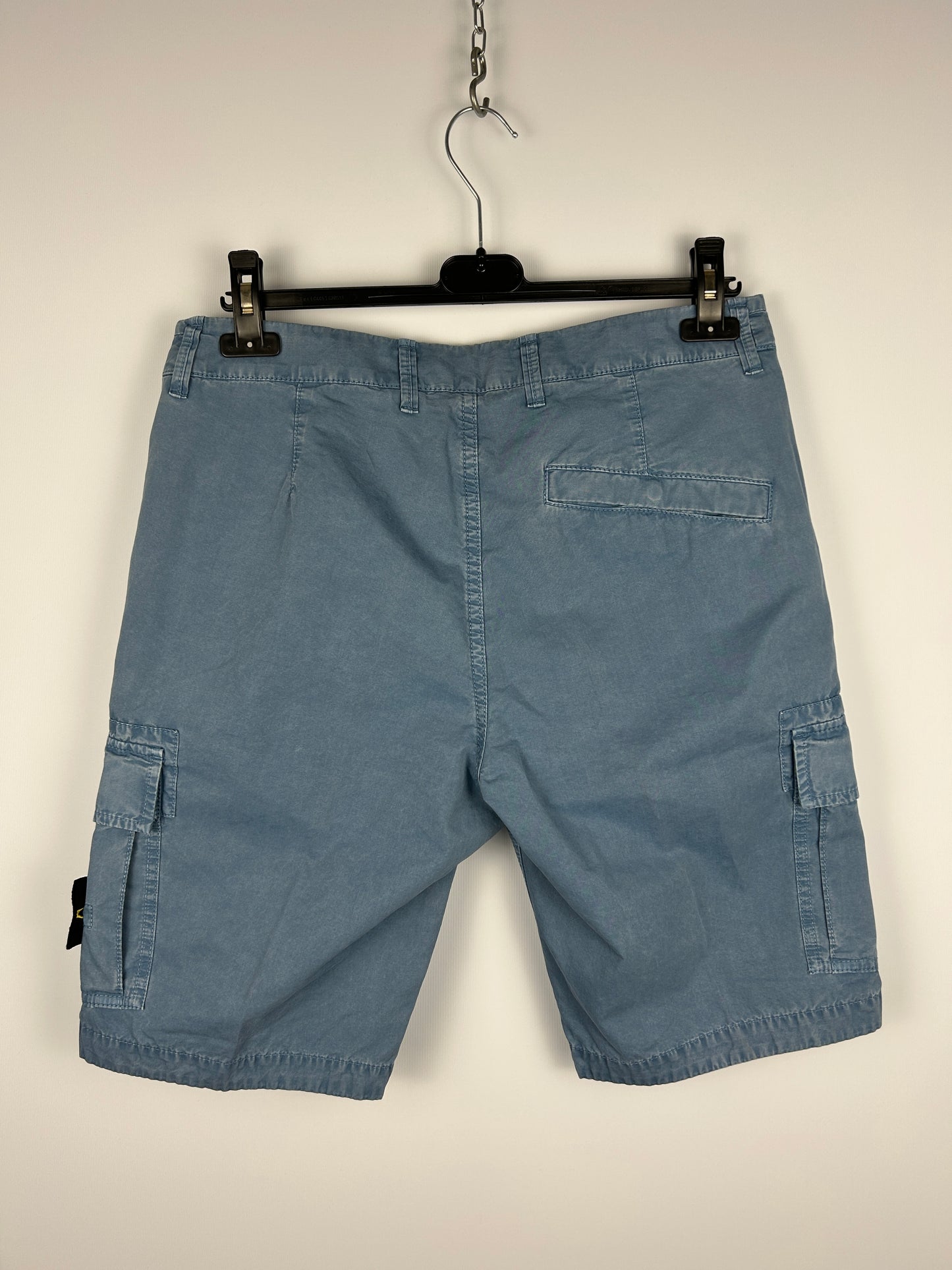 Pantaloncini cargo blu Stone Island (nuovi con cartellino) - Taglia W31