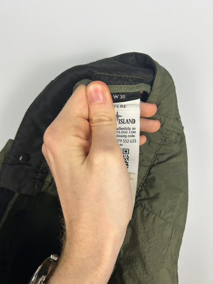 Pantaloni cargo verdi Stone Island - Taglia W30