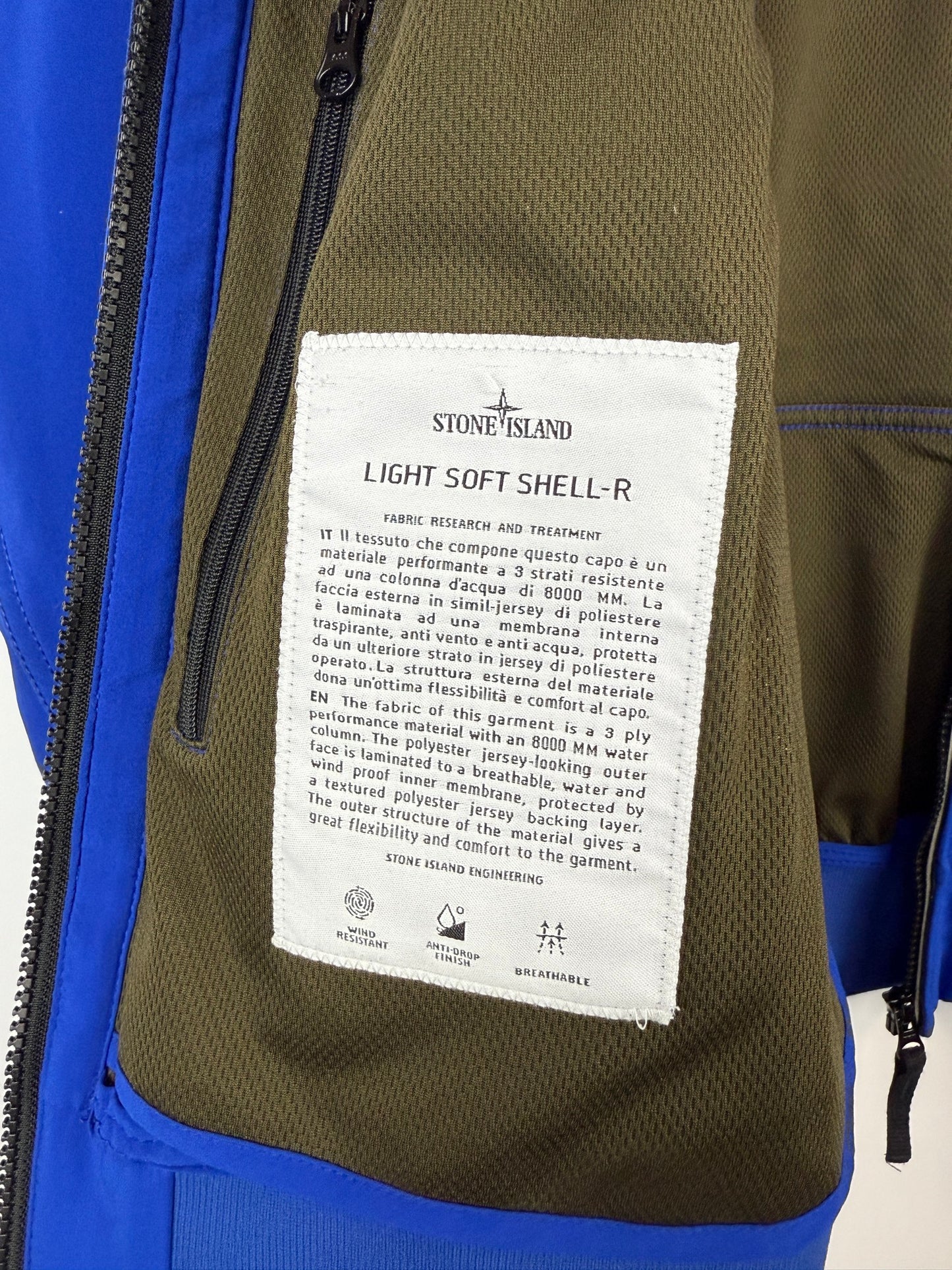 Giacca Light Soft Shell-R blu con zip e cappuccio Stone Island - Taglia XXL