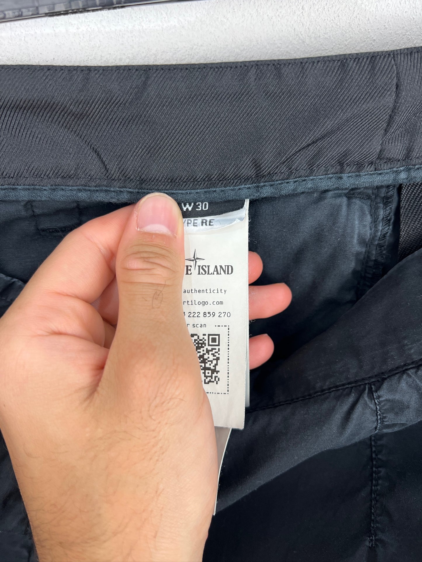 Pantaloncini cargo neri Stone Island - Taglia W30