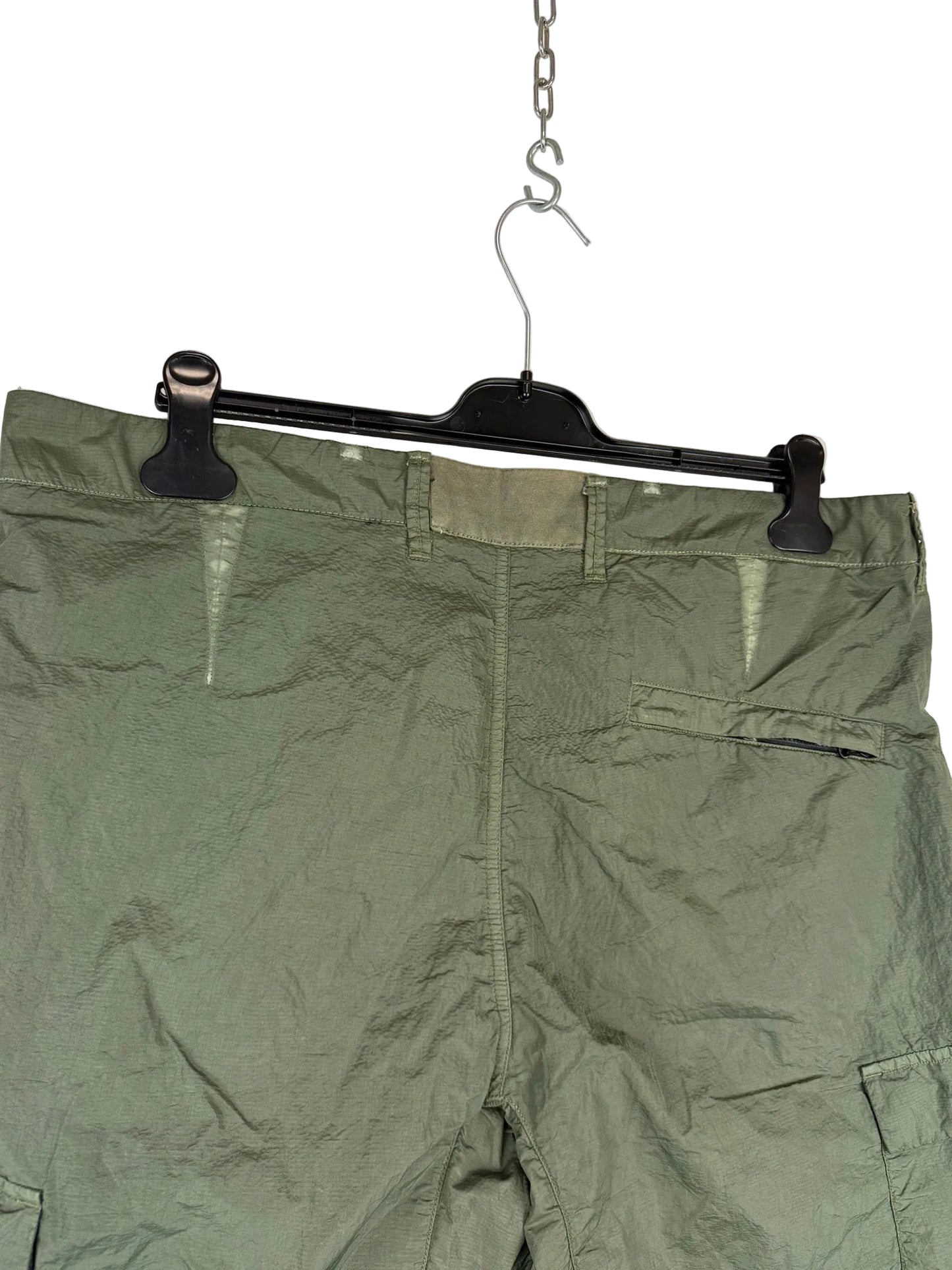 Pantaloncini cargo verdi in nylon Stone Island - Taglia W33