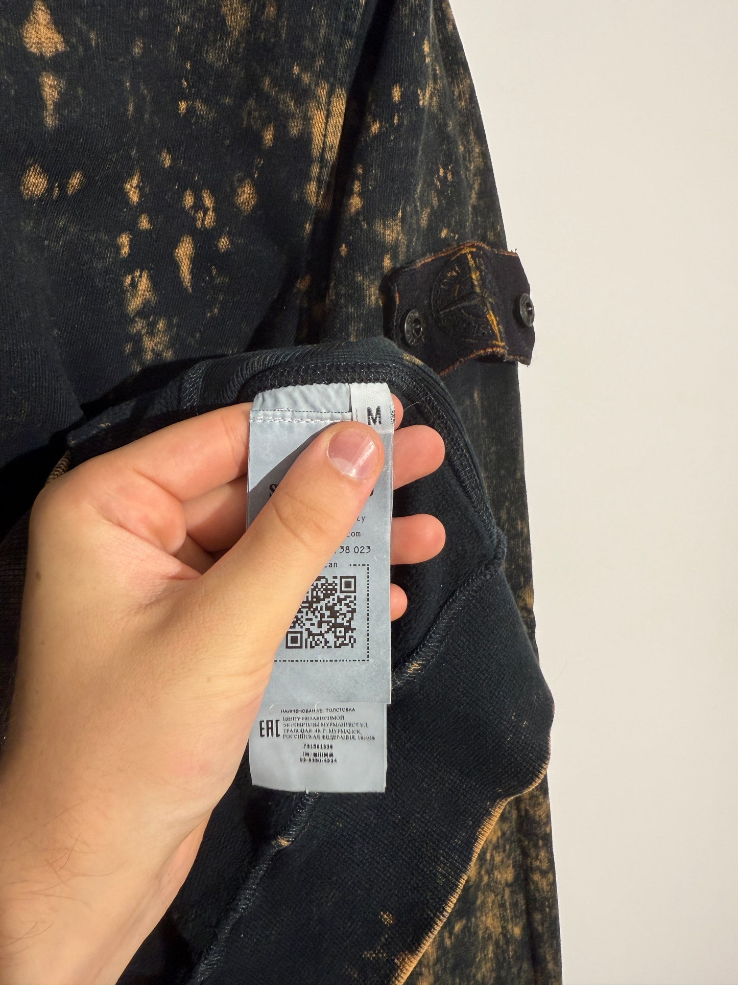 Felpa Stone Island nera e arancione con trattamento Off-Dye OVD - Taglia M