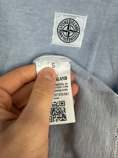 T-shirt azzurra con scollo a V Stone Island - Taglia S