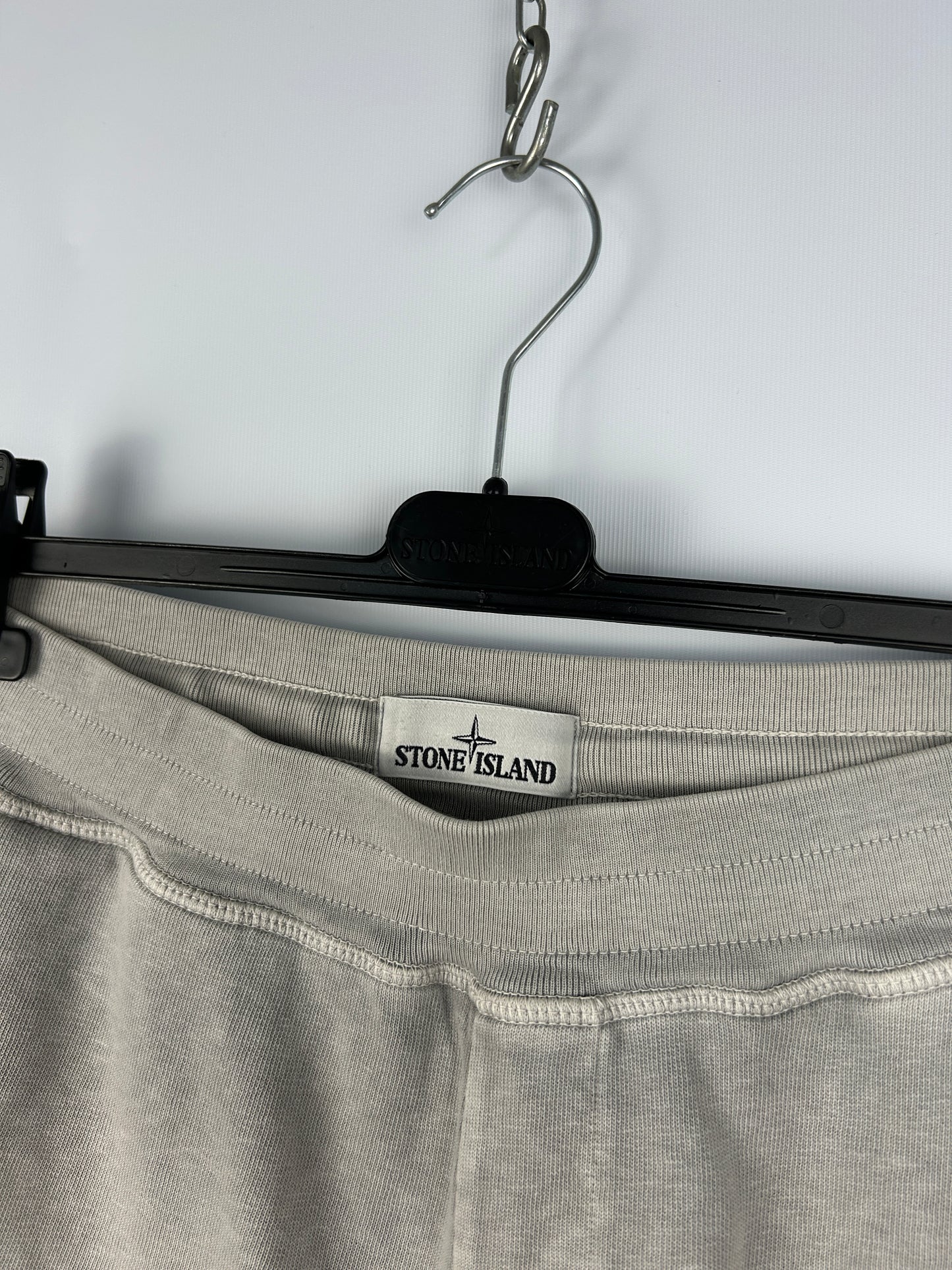 Pantaloncini di tuta grigi Stone Island - Taglia M