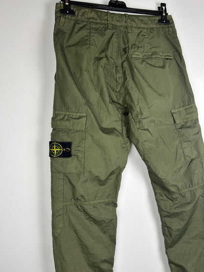 Pantaloni cargo verdi Stone Island - Taglia W30