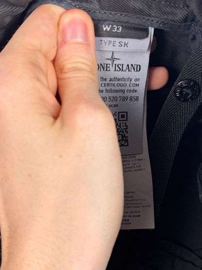 Pantaloni cargo neri Stone Island - Taglia W33