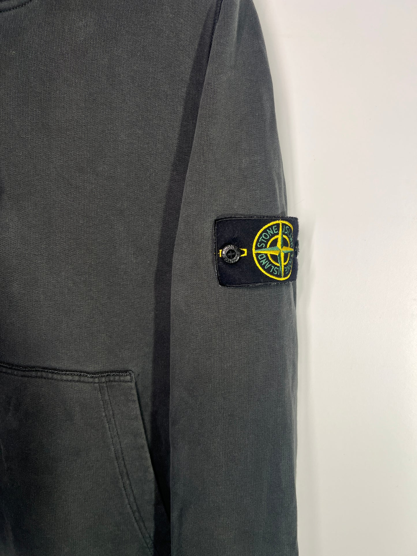 Felpa nera antracite con cappuccio Stone Island - Taglia S