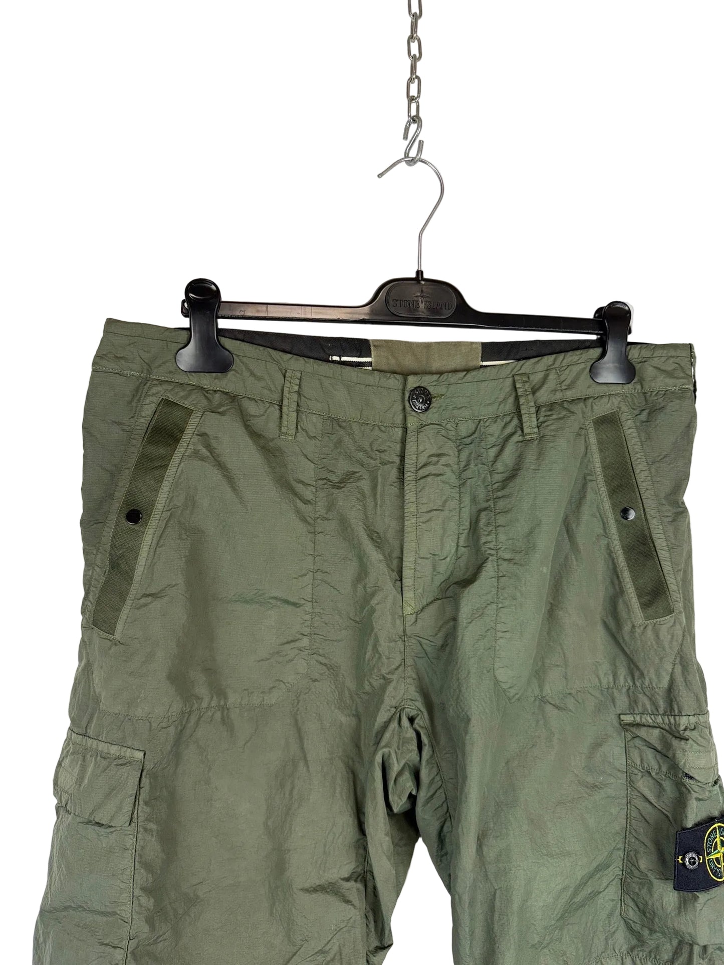 Pantaloncini cargo verdi in nylon Stone Island - Taglia W33