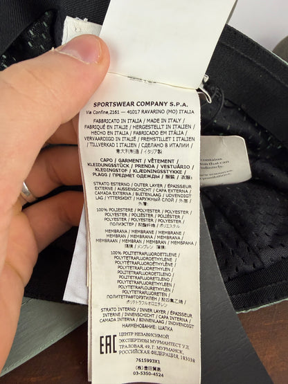 Cappello con visiera verde in econyl nylon Stone Island (nuovo con cartellino) - Taglia L