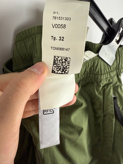 Pantaloni cargo verdi Stone Island - Taglia W32