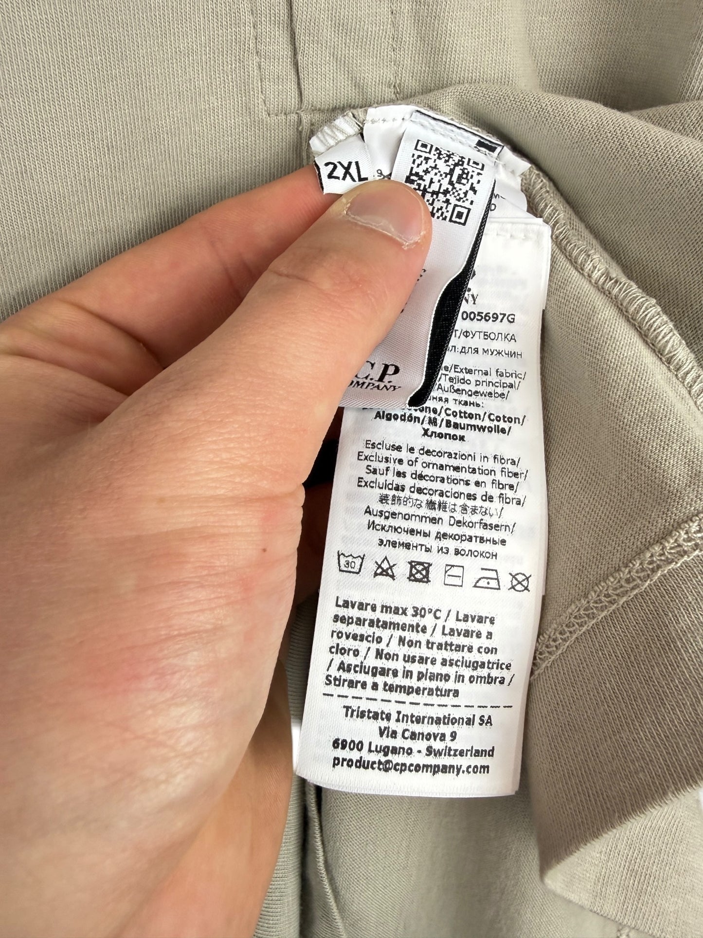 T-shirt grigia con taschino sul petto C.P. Company (nuova con cartellino) - Taglia XXL