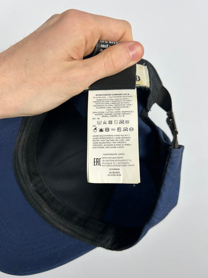 Cappello con visiera blu navy Stone Island