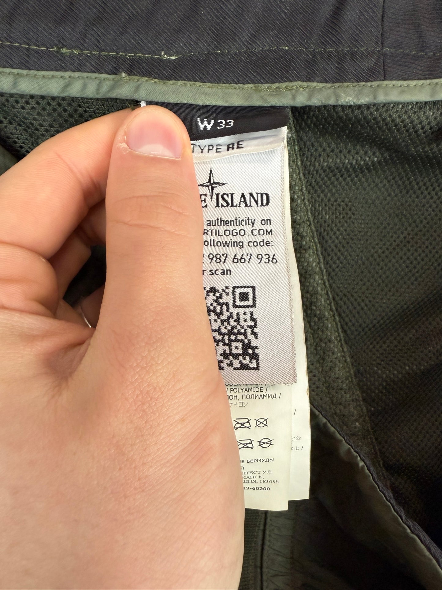 Pantaloncini cargo verdi in nylon Stone Island - Taglia W33