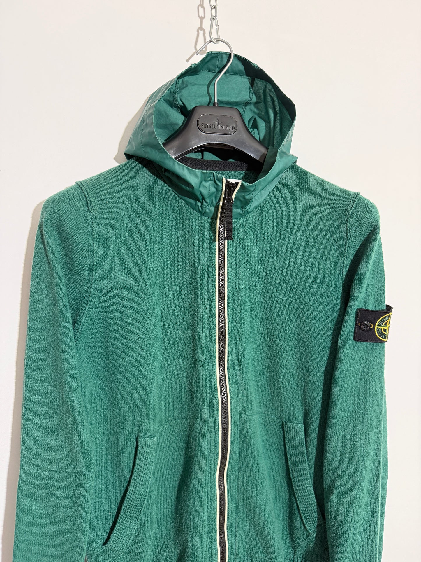 Felpa in maglia verde con zip e cappuccio vintage Stone Island - Taglia L