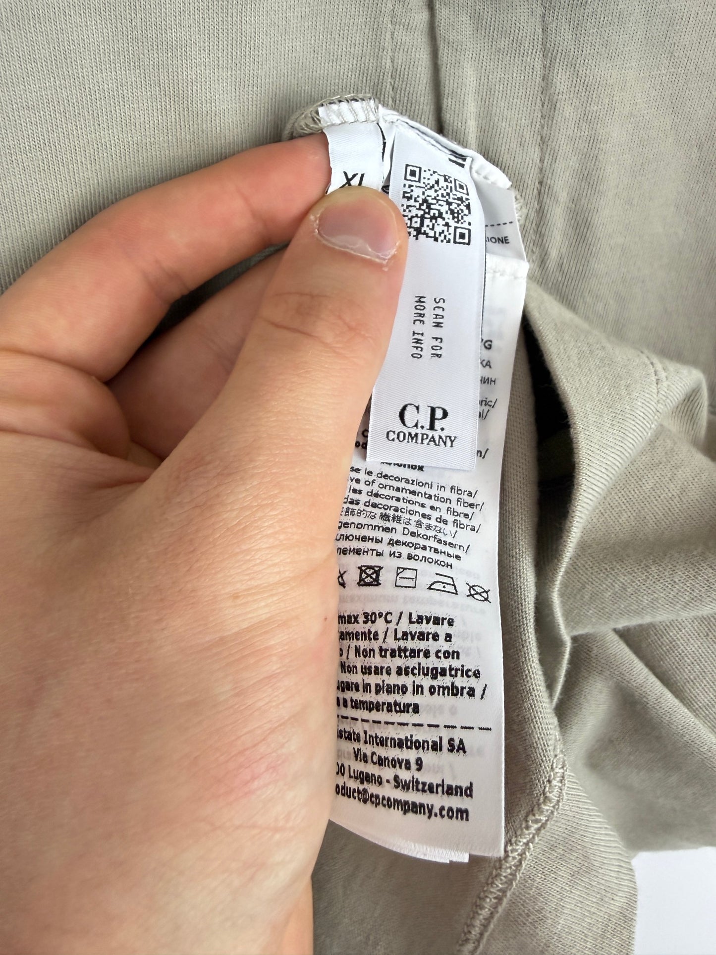 T-shirt grigia con taschino sul petto C.P. Company (nuova con cartellino) - Taglia XL