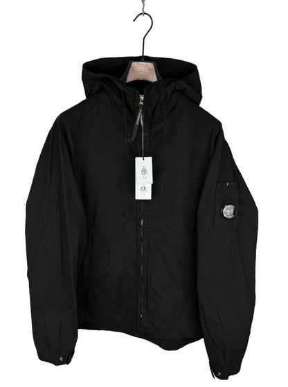 Giacca nera con zip e cappuccio C.P. Company (nuova con cartellino) - Taglia L, XL, XXL