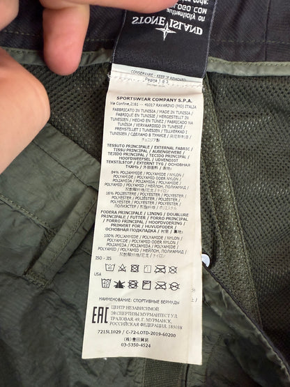Pantaloncini cargo verdi in nylon Stone Island - Taglia W33