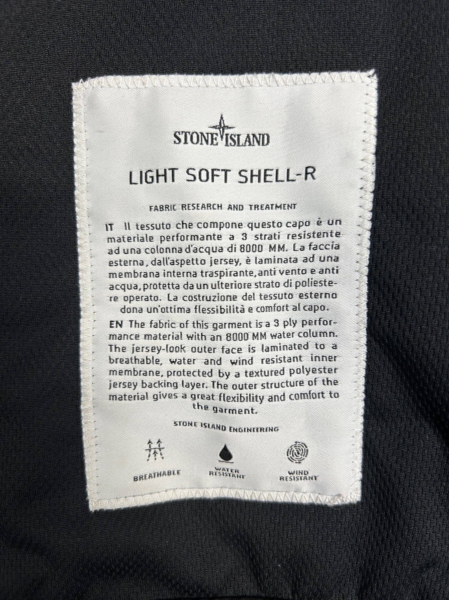 Giacca Light Soft Shell-R nero con zip e cappuccio Stone Island - Taglia M