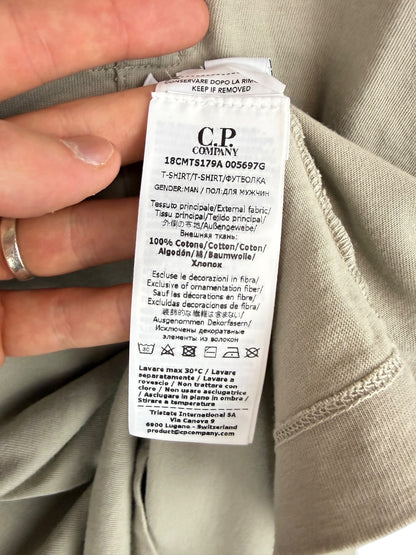 T-shirt grigia con taschino sul petto C.P. Company (nuova con cartellino) - Taglia XXL