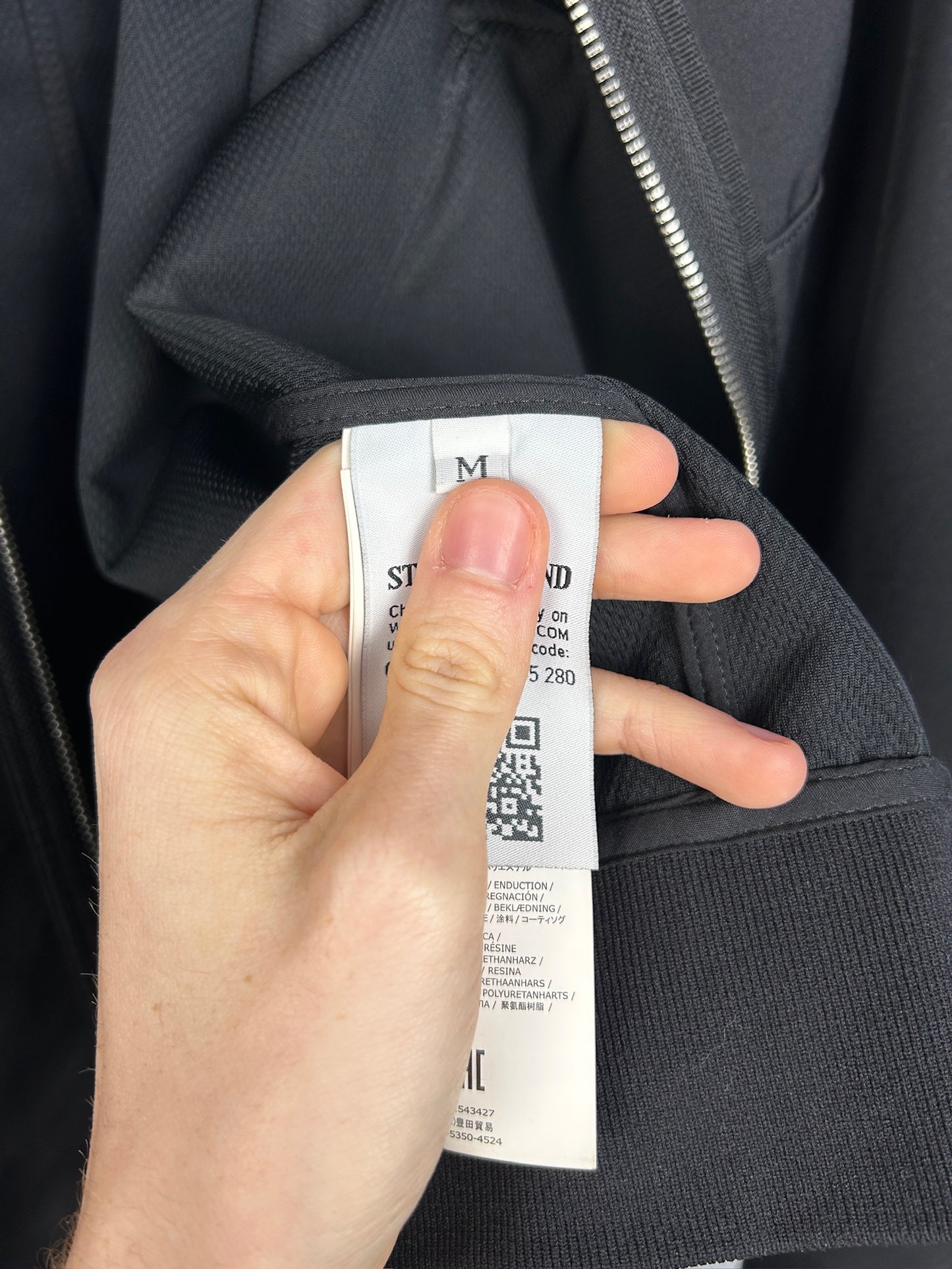 Giacca Light Soft Shell-R nero con zip e cappuccio Stone Island - Taglia M