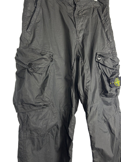 Pantaloni cargo tecnici neri Stone Island - Taglia W30