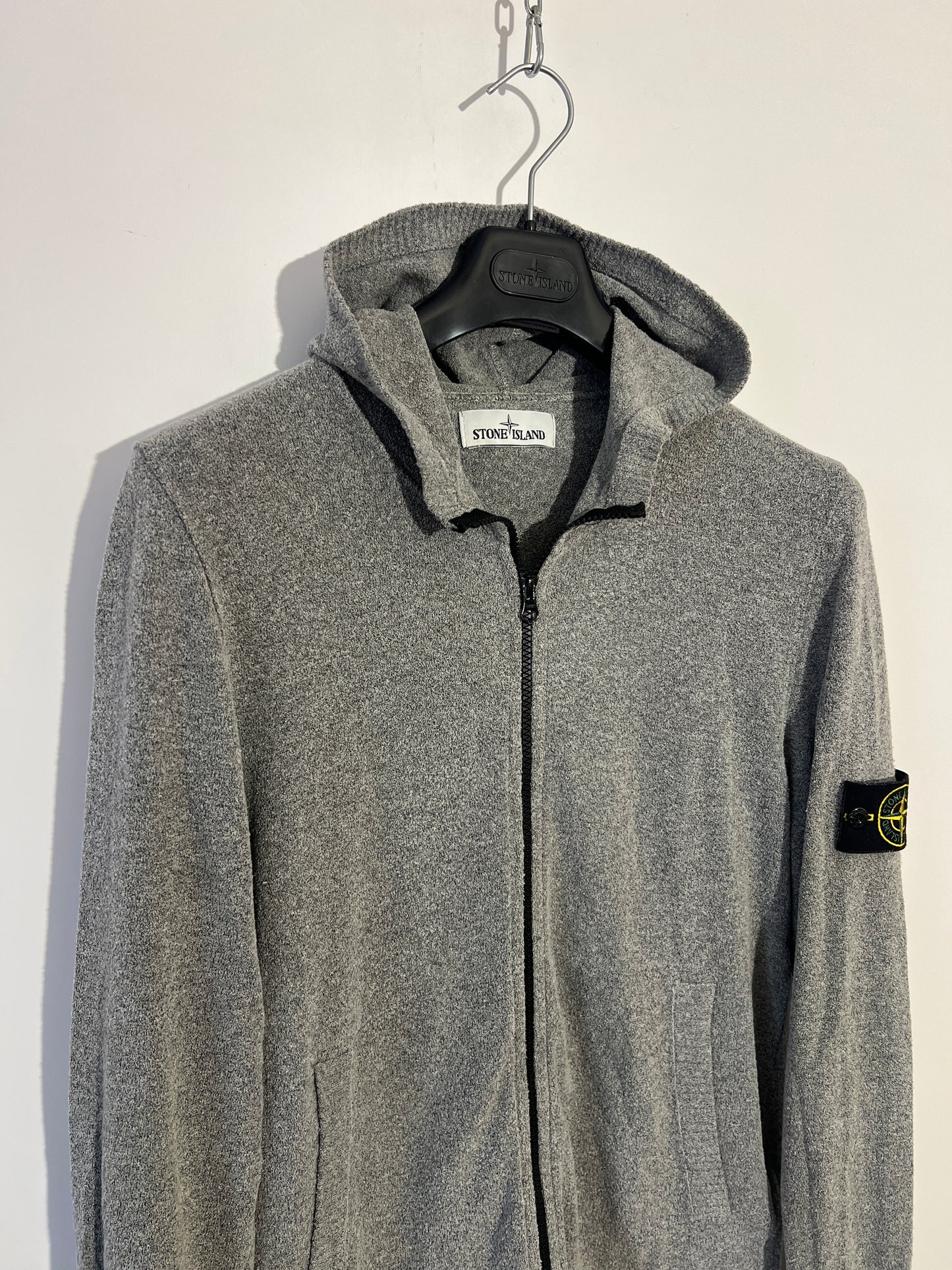 Maglione grigio con zip e cappuccio Stone Island - Taglia M