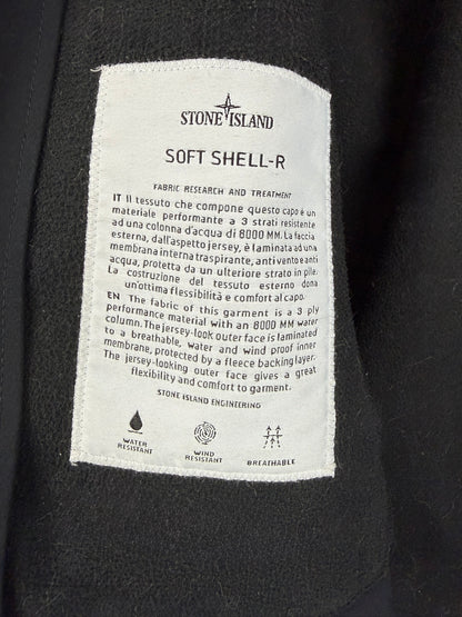Giacca Soft Shell-R nera con zip e cappuccio Stone Island - Taglia M
