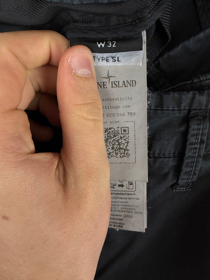 Pantaloncini cargo neri Stone Island - Taglia W32