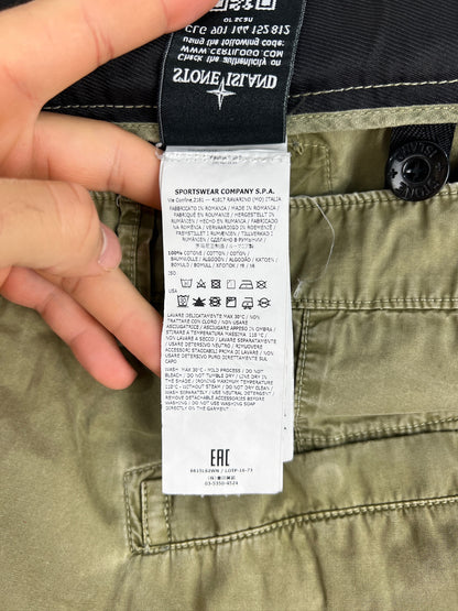 Pantaloncini cargo verde kaki Stone Island - Taglia W32