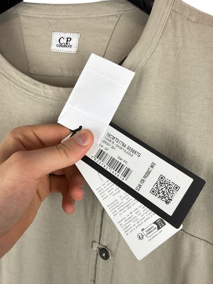 T-shirt grigia con taschino sul petto C.P. Company (nuova con cartellino) - Taglia XXL