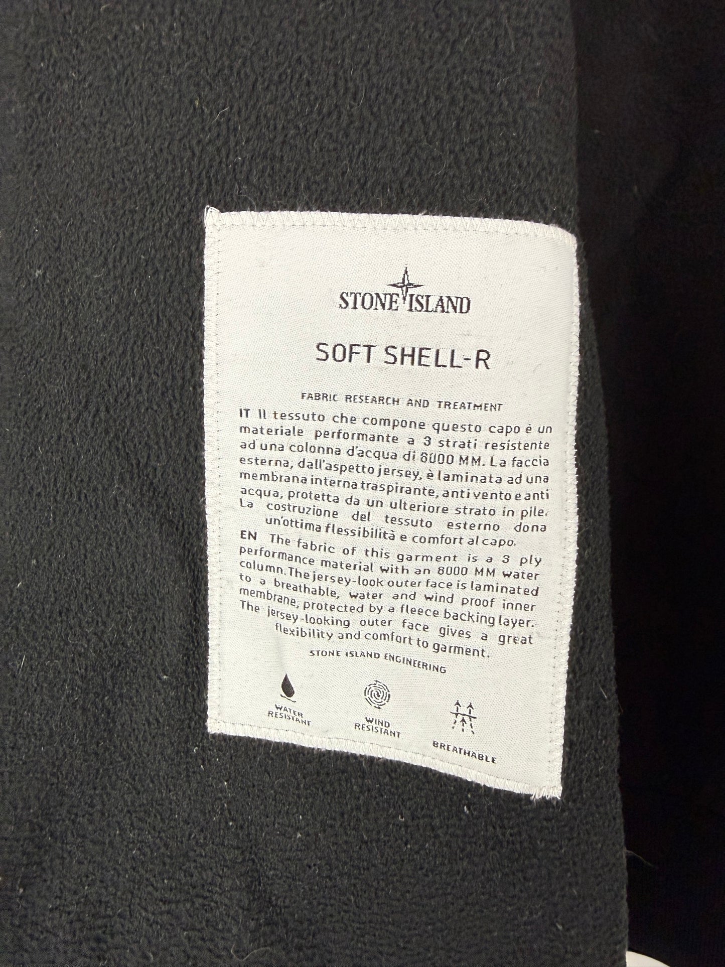 Giacca Soft Shell-R nera con zip e cappuccio Stone Island - Taglia L