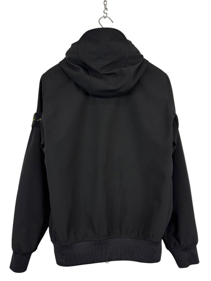 Giacca Light Soft Shell-R e.dye Technology nero con zip e cappuccio Stone Island - Taglia S
