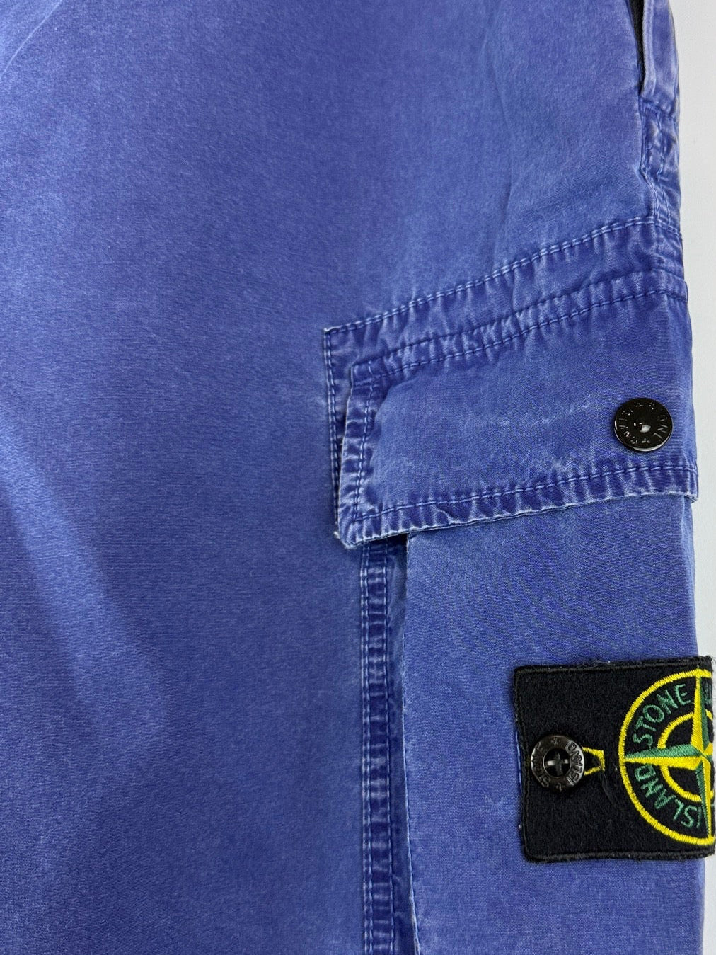Pantaloncini cargo blu Stone Island - Taglia W40