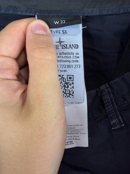 Pantaloncini cargo neri Stone Island - Taglia W32