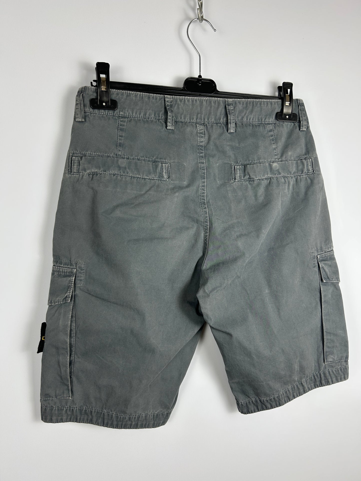 Pantaloncini cargo grigi Stone Island - Taglia W30