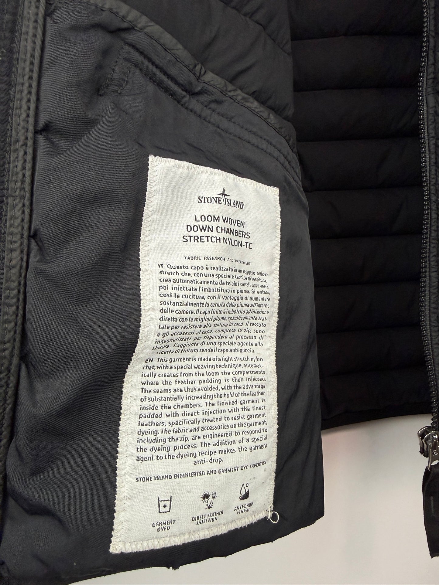 Giacca nera Loom Woven Down Chambers Stretch Nylon-TC Stone Island - Taglia M