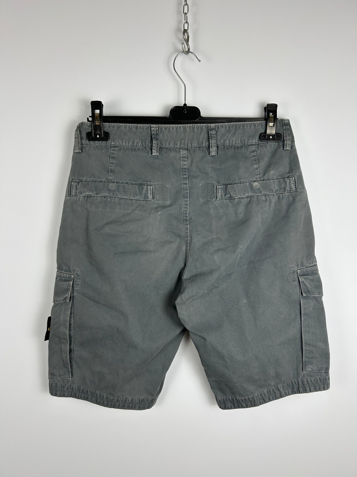 Pantaloncini cargo grigi Stone Island - Taglia W30