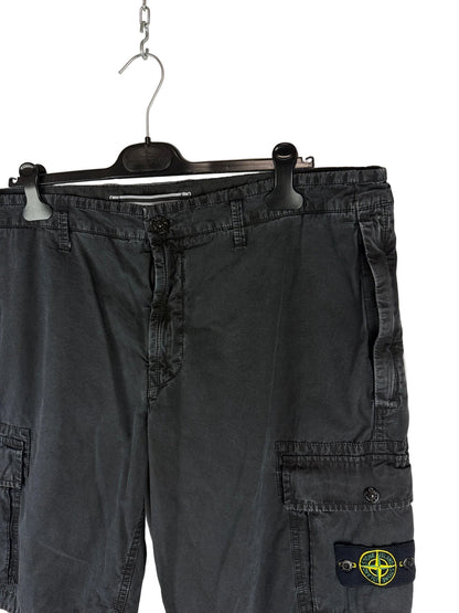 Pantaloncini cargo neri Stone Island - Taglia W40